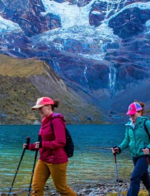 Trekking Humantay Lake